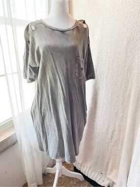 easel Olive Green Distressed Midi Tee Dress